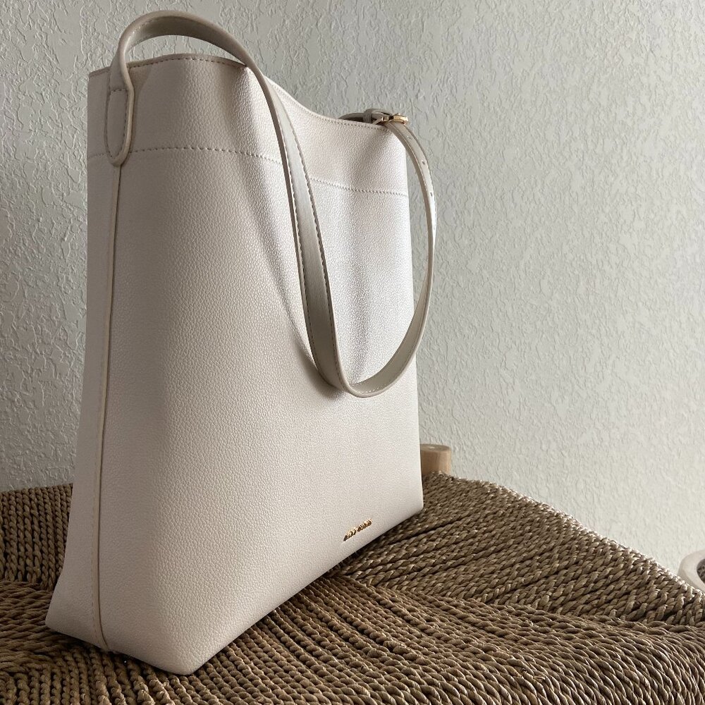 Minimalist Women's Cream Leather Anne Klein Travel Bucket Bag, Tall Bucket Purse